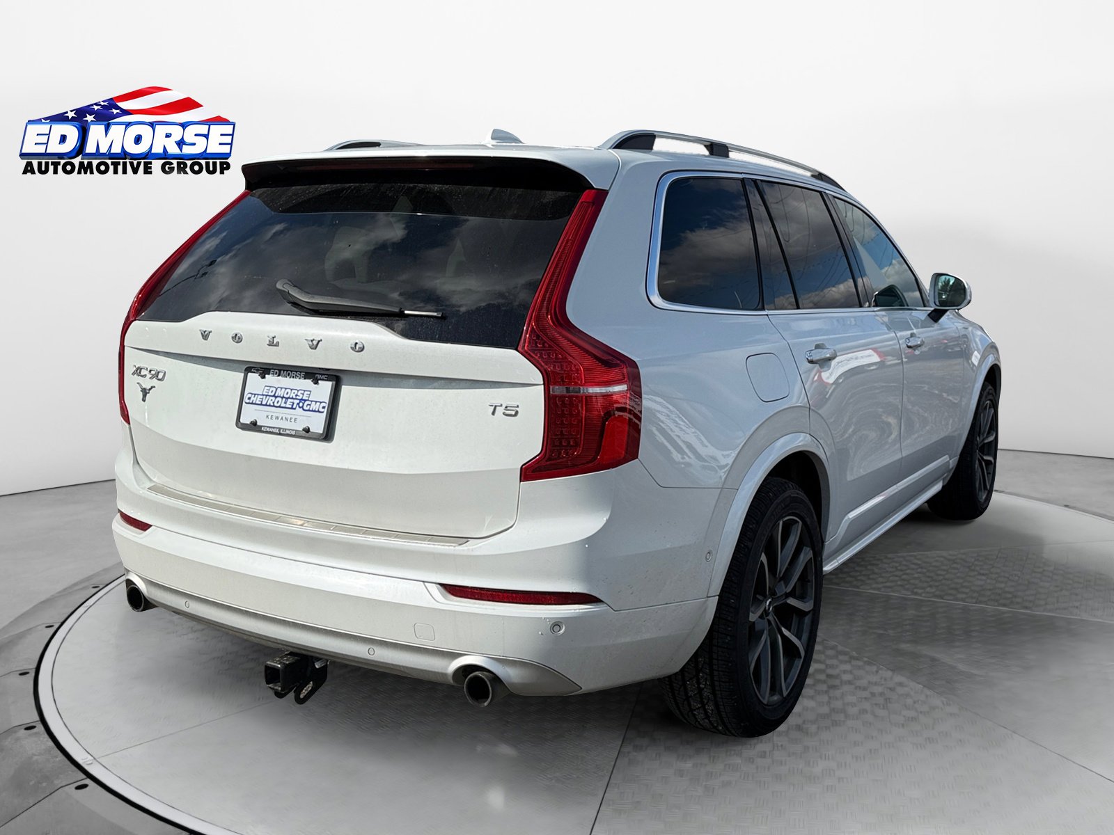 Used 2018 Volvo XC90 T5 Momentum w/ Convenience Package FWD image 5