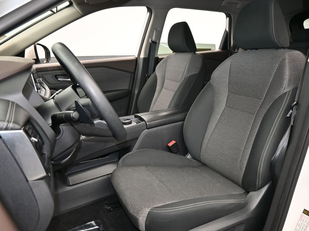 Used 2023 Nissan Rogue SV image 10