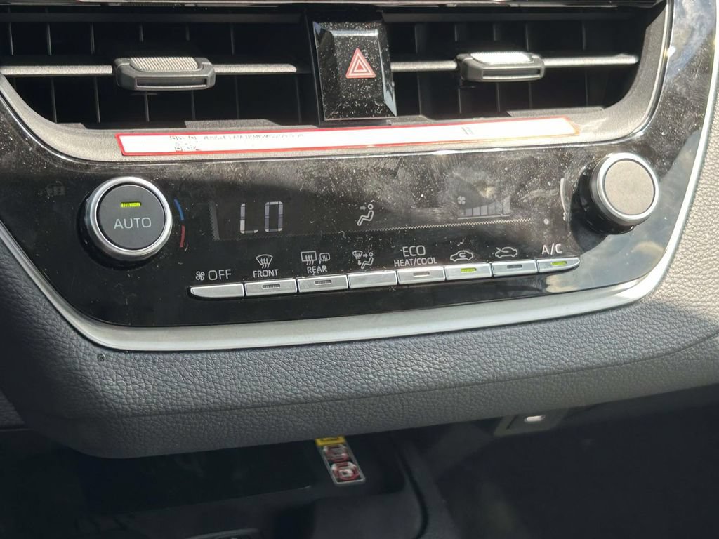 Used 2026 Toyota Corolla LE w/ LE Premium Package FWD image 24
