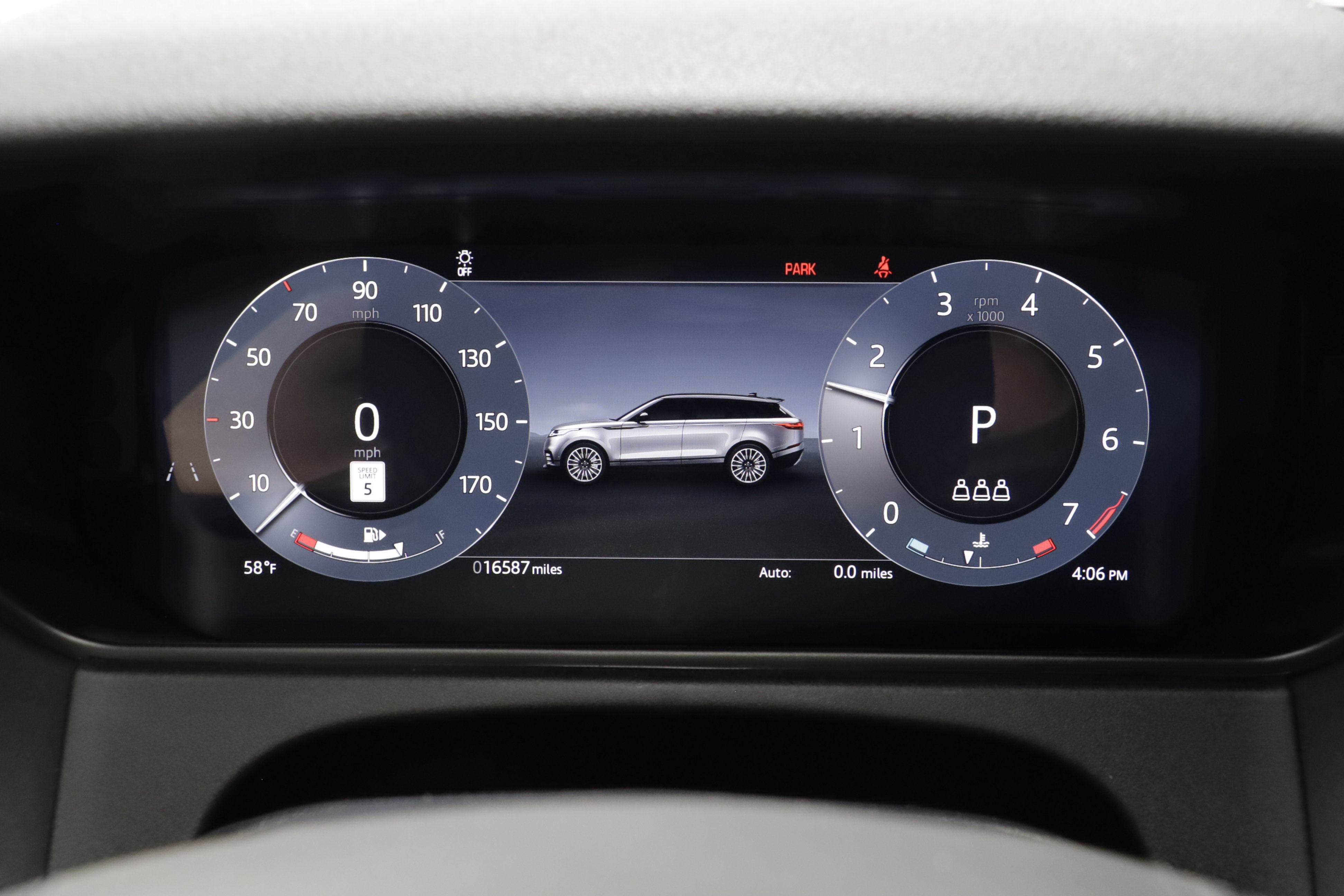 Used 2025 Land Rover Range Rover Velar S AWD/4WD image 9