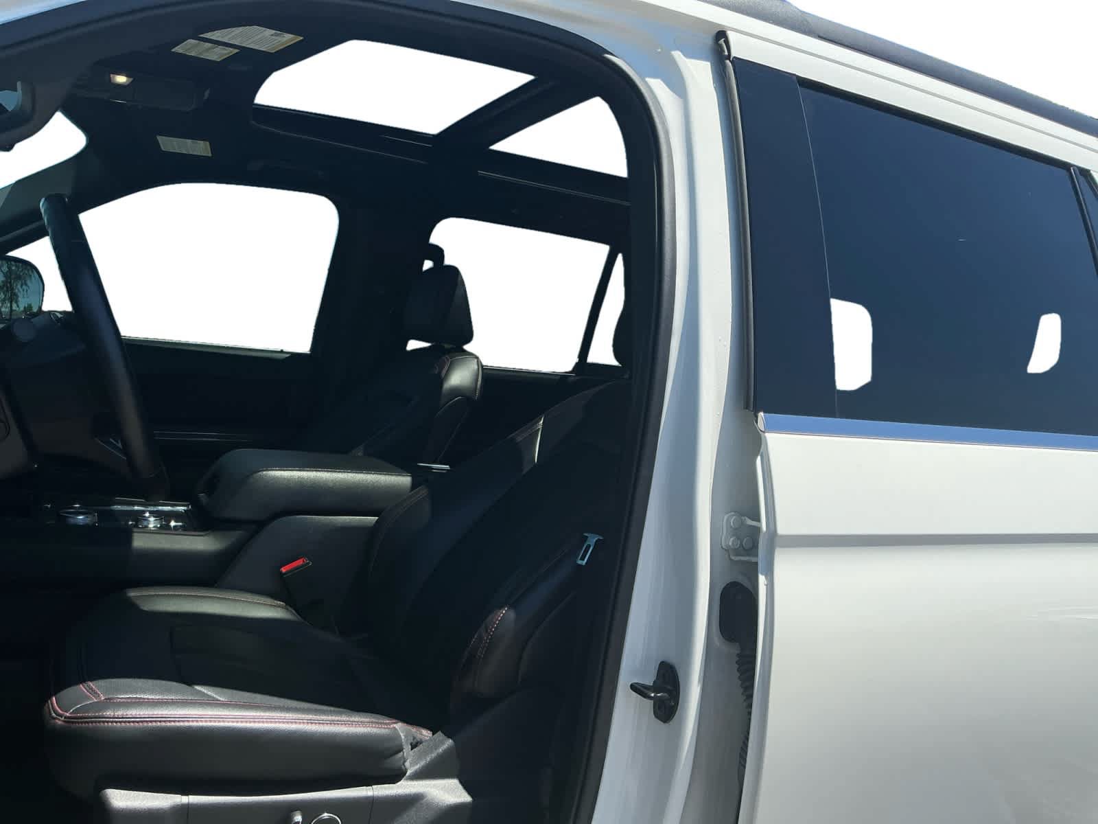 Used 2023 Ford Expedition Limited AWD/4WD image 9