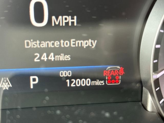 Used 2025 Toyota Highlander XLE image 19