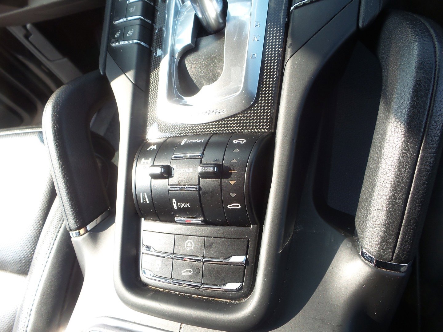 Used 2013 Porsche Cayenne GTS image 54