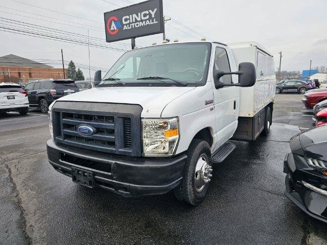 Used 2012 Ford E-450 and Econoline 450 Super Duty RWD image 2