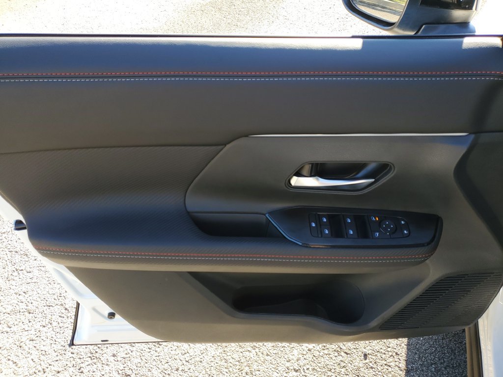 New 2027 Nissan Kicks SR w/ Cold Weather Package FWD image 16