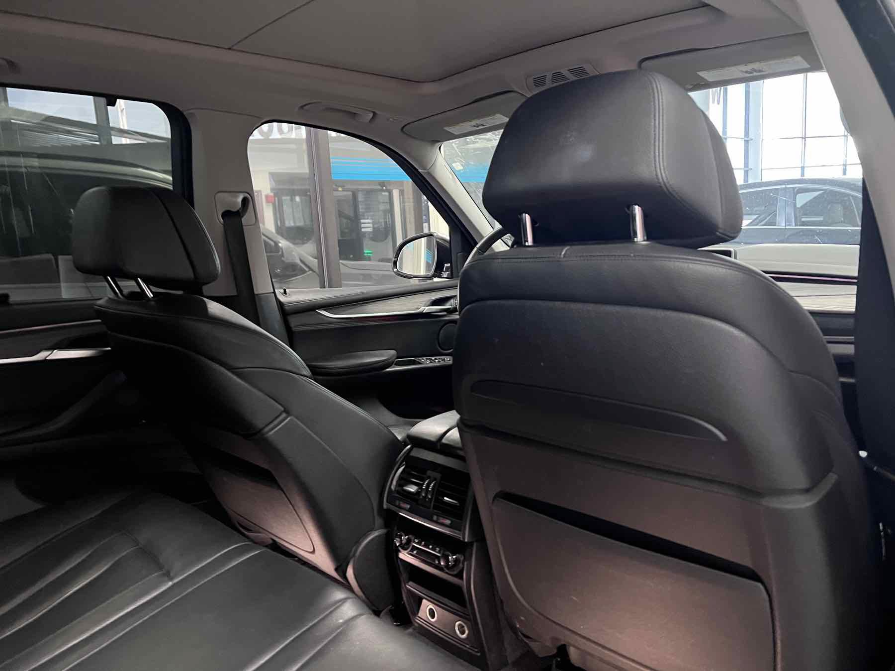 Used 2015 BMW X5 xDrive50i AWD/4WD image 11