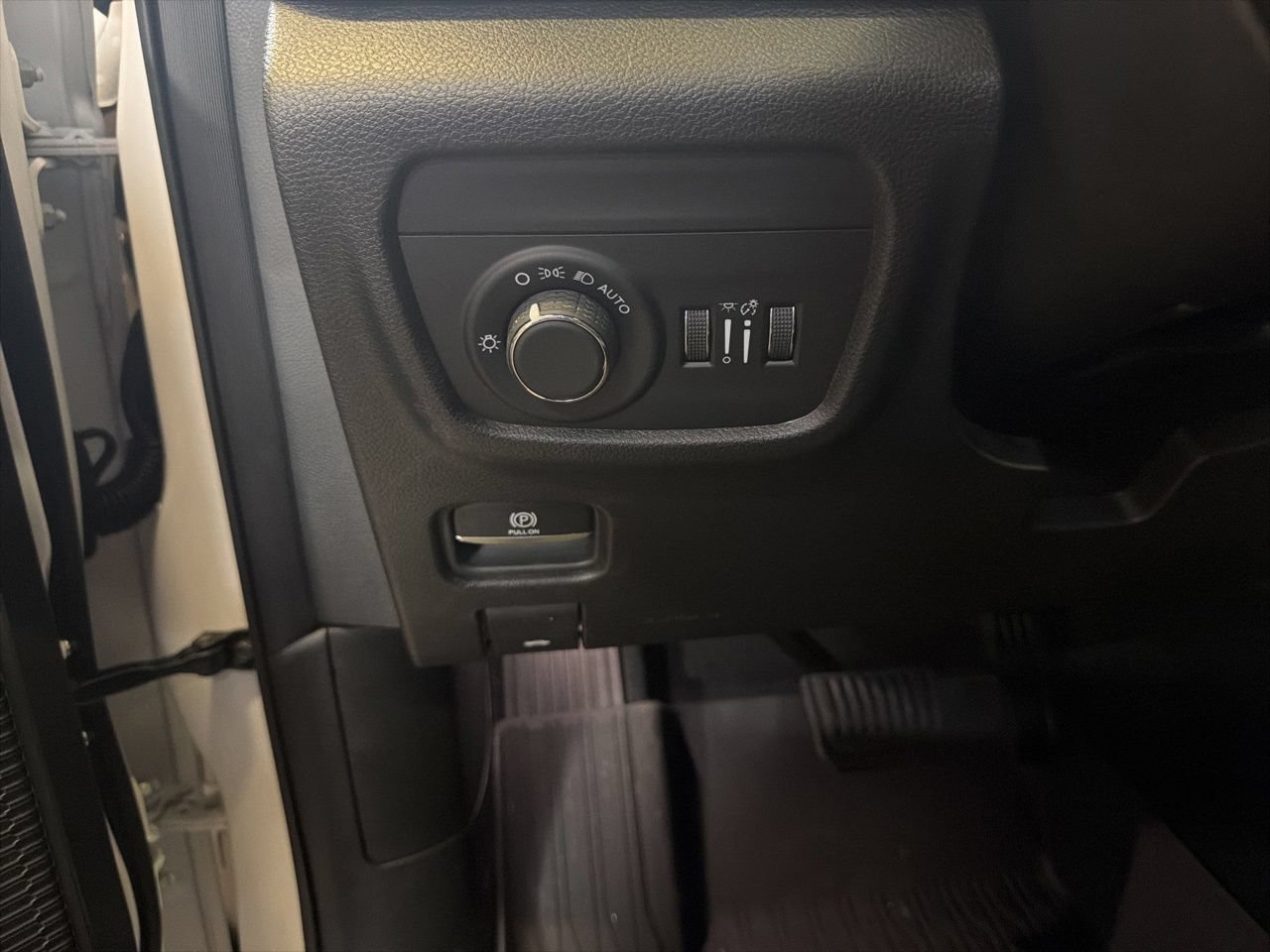 New 2026 Jeep Grand Cherokee Laredo AWD/4WD image 22