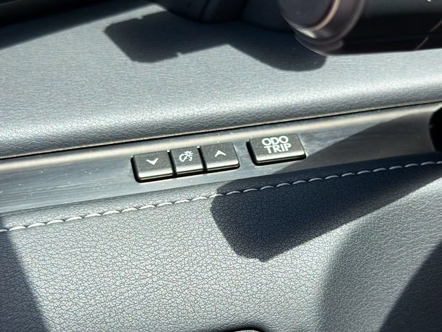 Used 2021 Lexus LC 500 Convertible w/ Touring Package RWD image 33