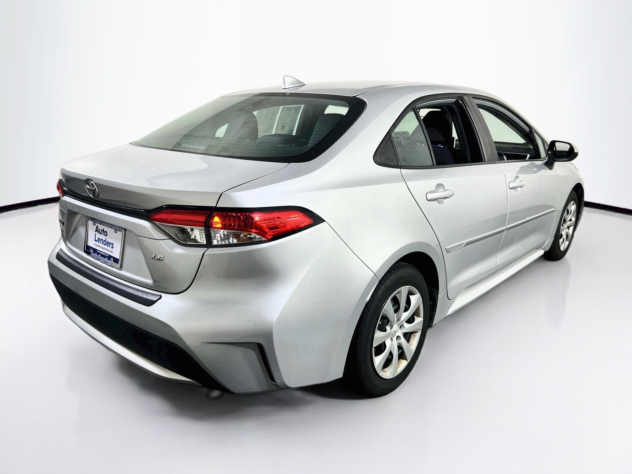 Used 2020 Toyota Corolla LE FWD image 5