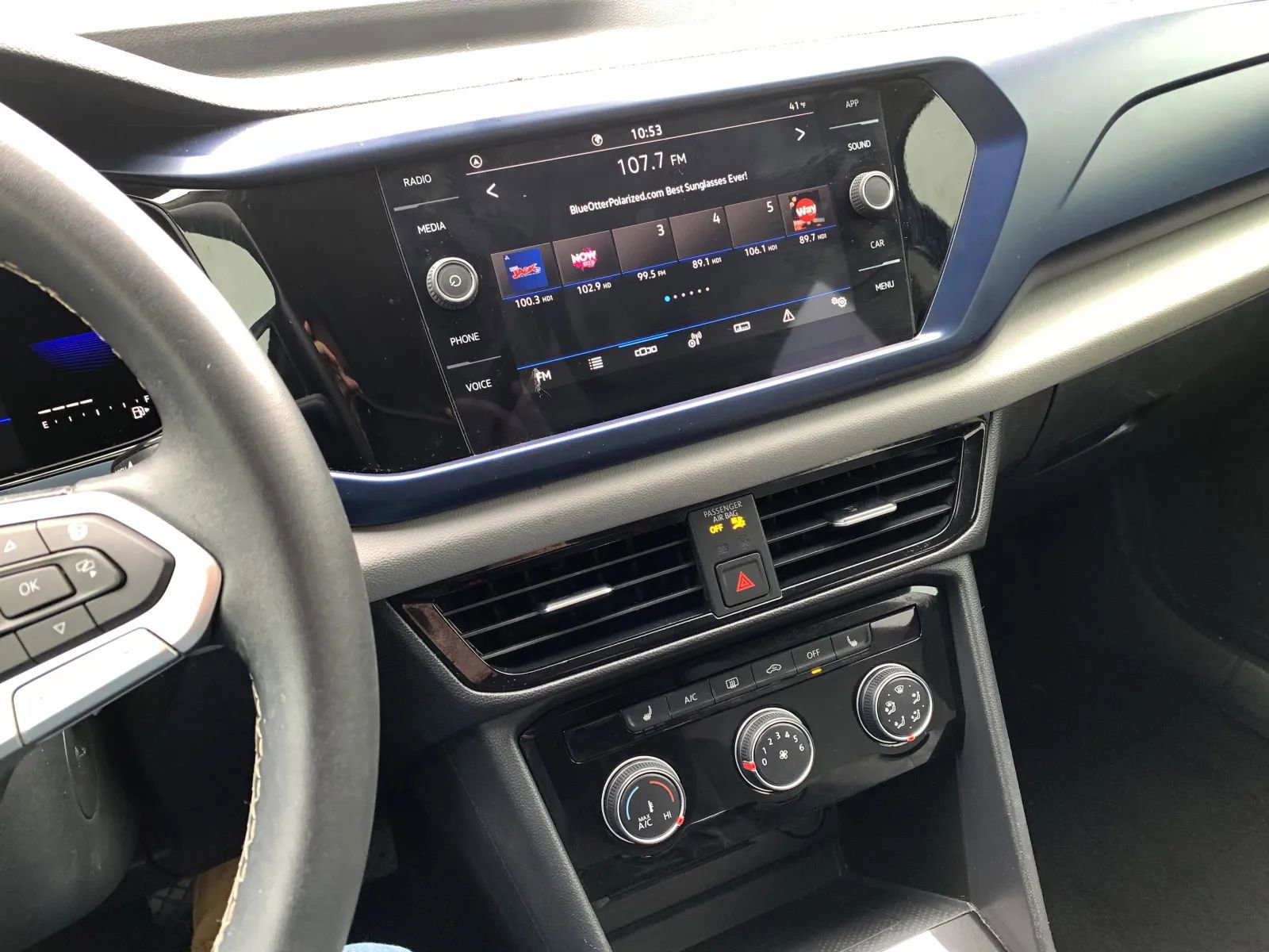 Used 2023 Volkswagen Taos SE w/ Black Wheel Package image 15