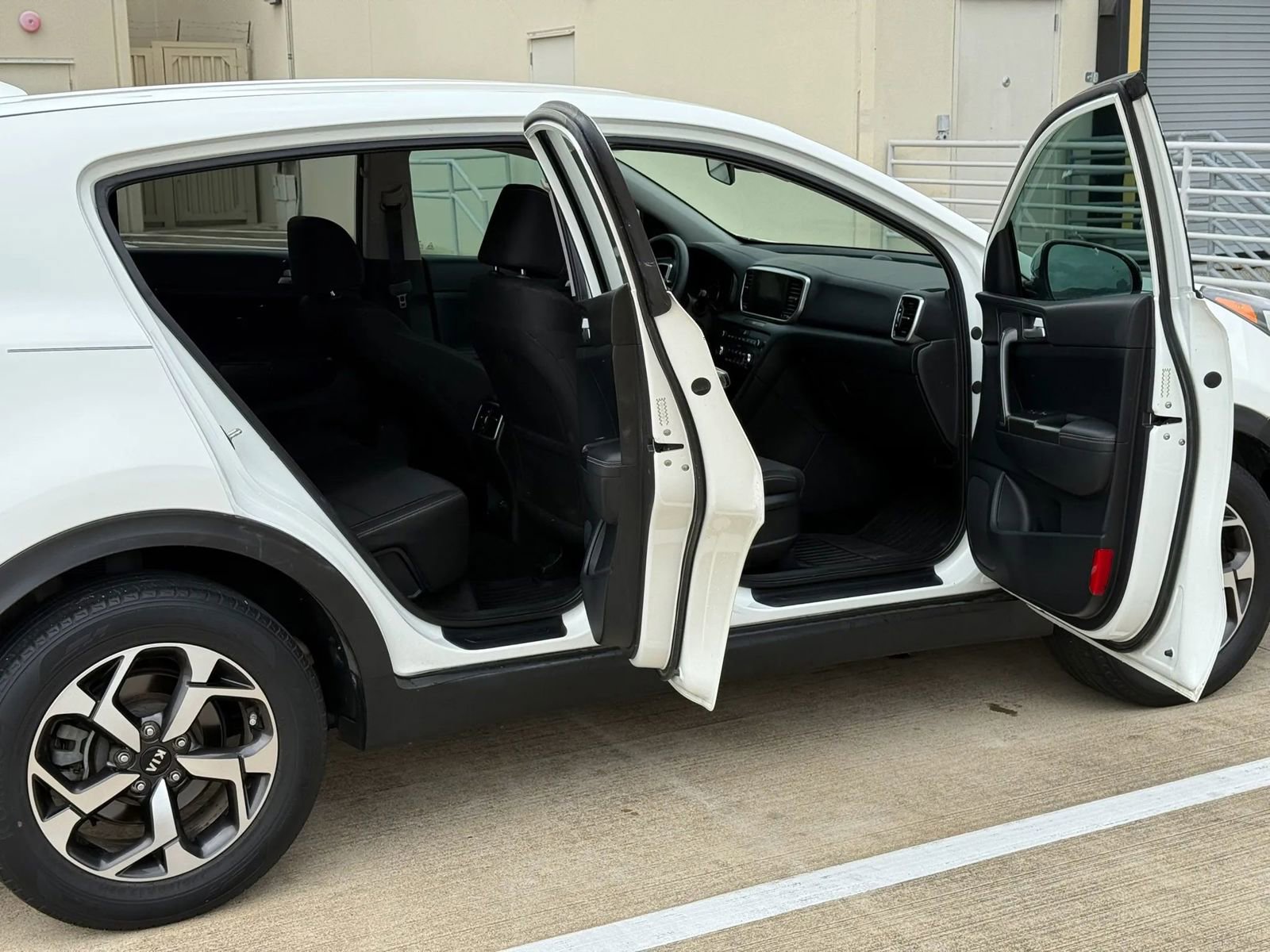 Used 2021 Kia Sportage LX w/ LX Fwd Popular Package image 19