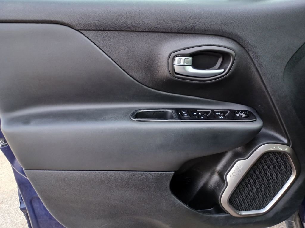 Used 2021 Jeep Renegade Limited image 8