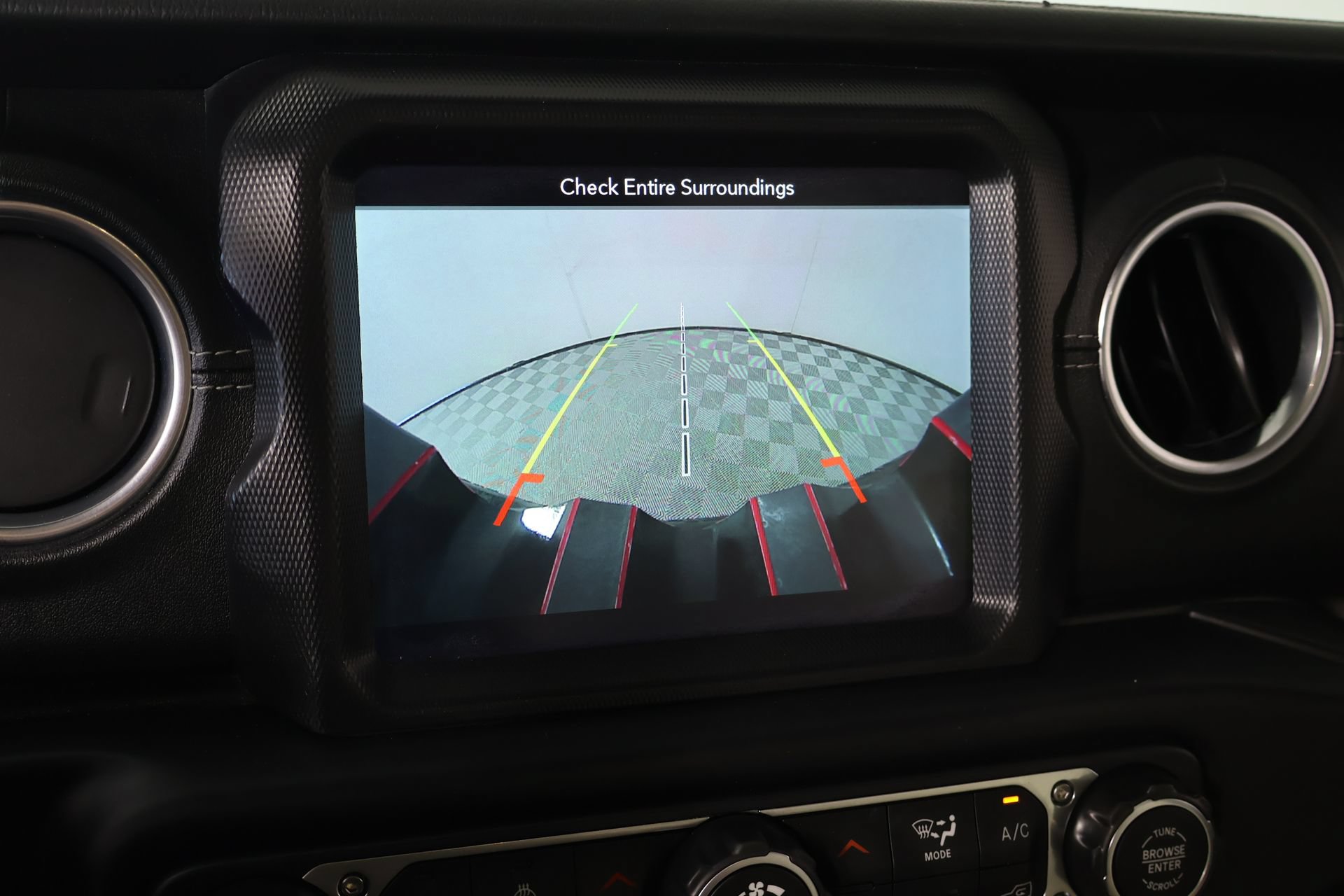Used 2019 Jeep Wrangler Unlimited Sahara AWD/4WD image 6