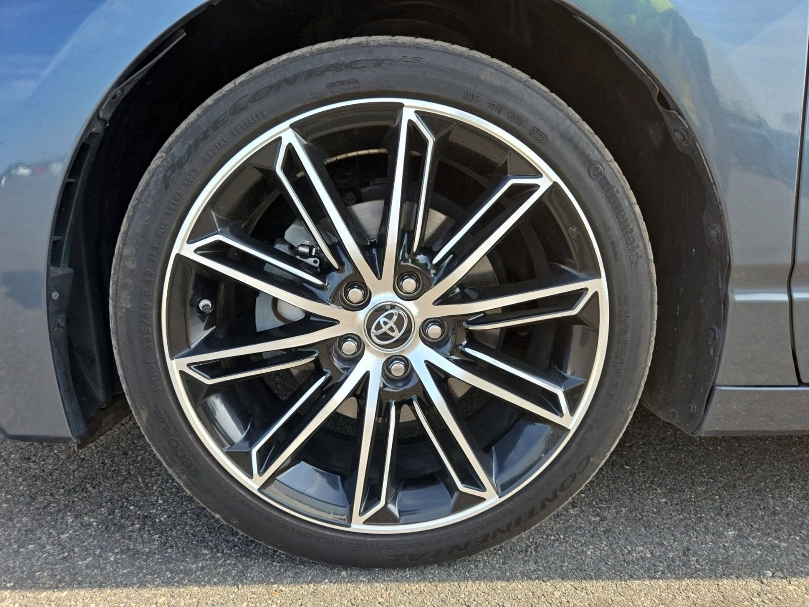 Used 2019 Toyota Avalon Touring FWD image 5
