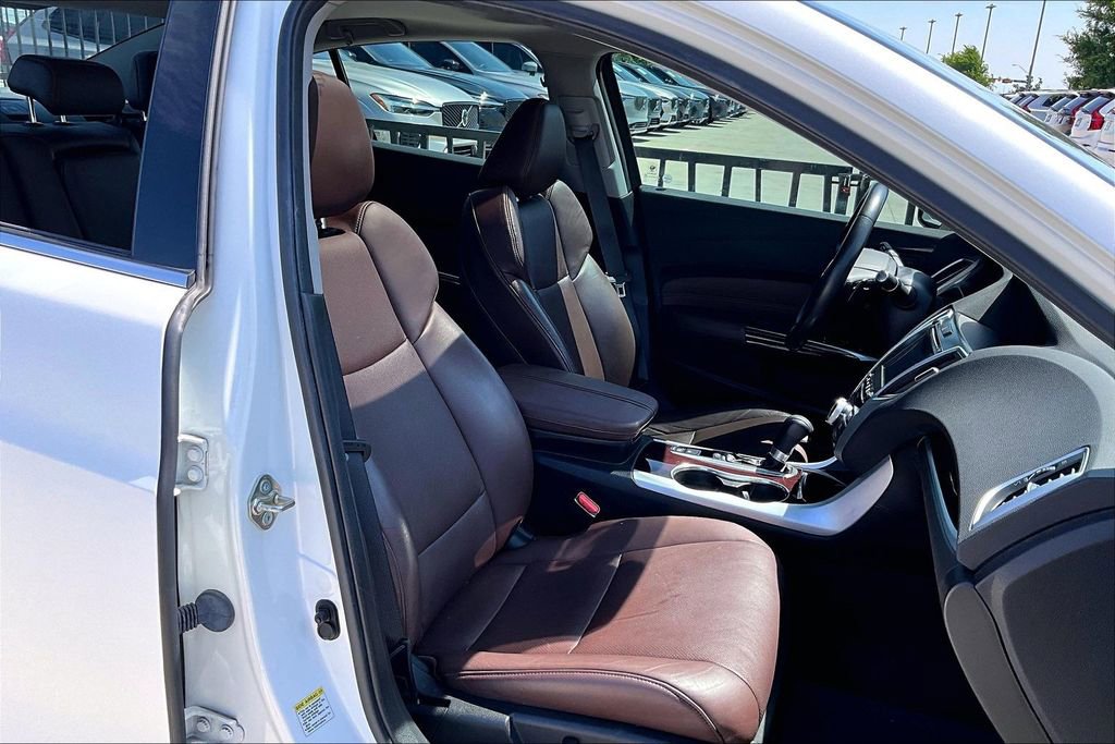 Used 2017 Acura TLX w/ Technology Package FWD image 10