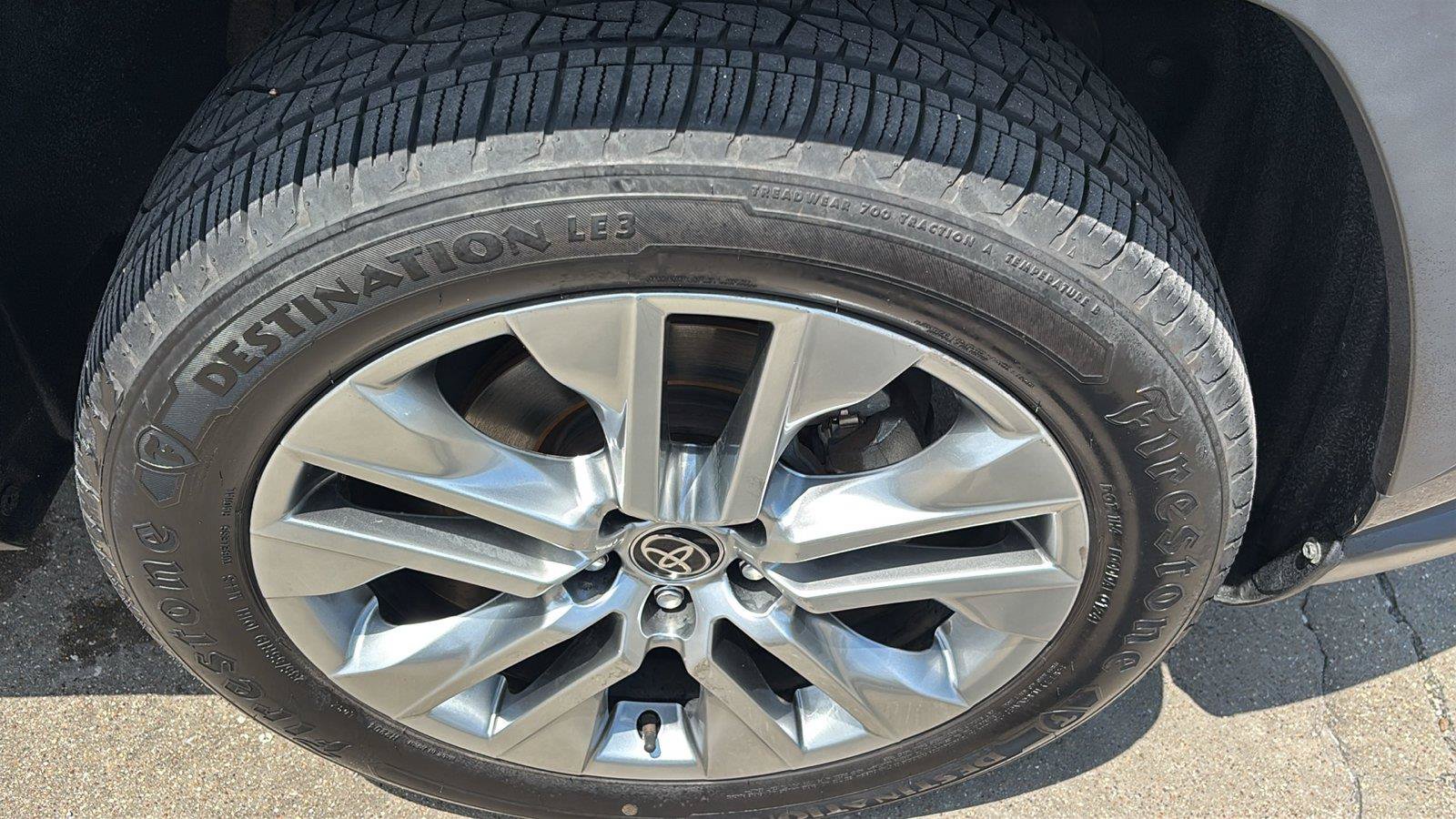 Used 2022 Toyota RAV4 XLE Premium FWD image 10