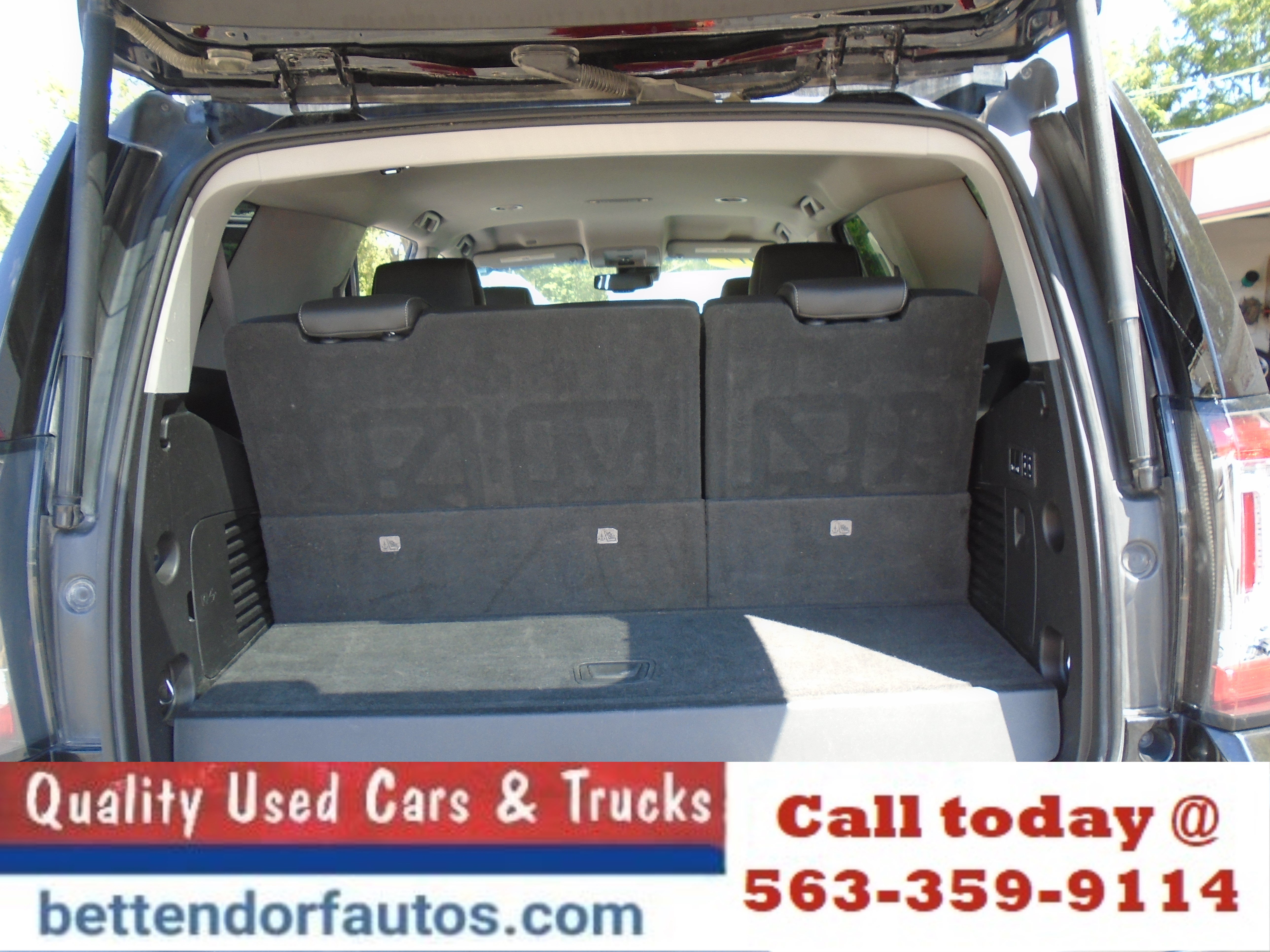 Used 2017 GMC Yukon SLT AWD/4WD image 9