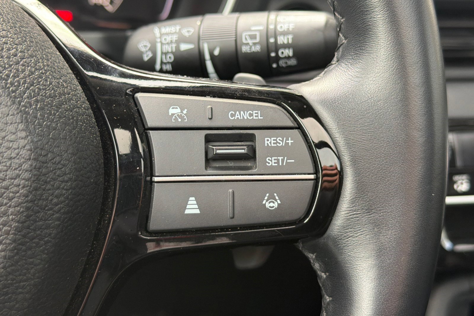 Used 2025 Honda Pilot Touring image 32