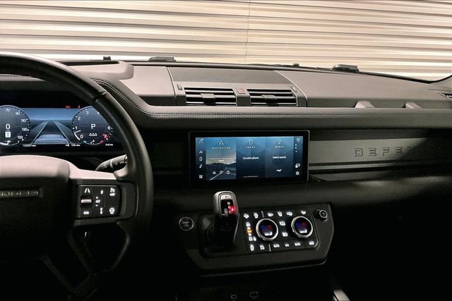 Certified 2024 Land Rover Defender 110 X-Dynamic SE AWD/4WD image 5