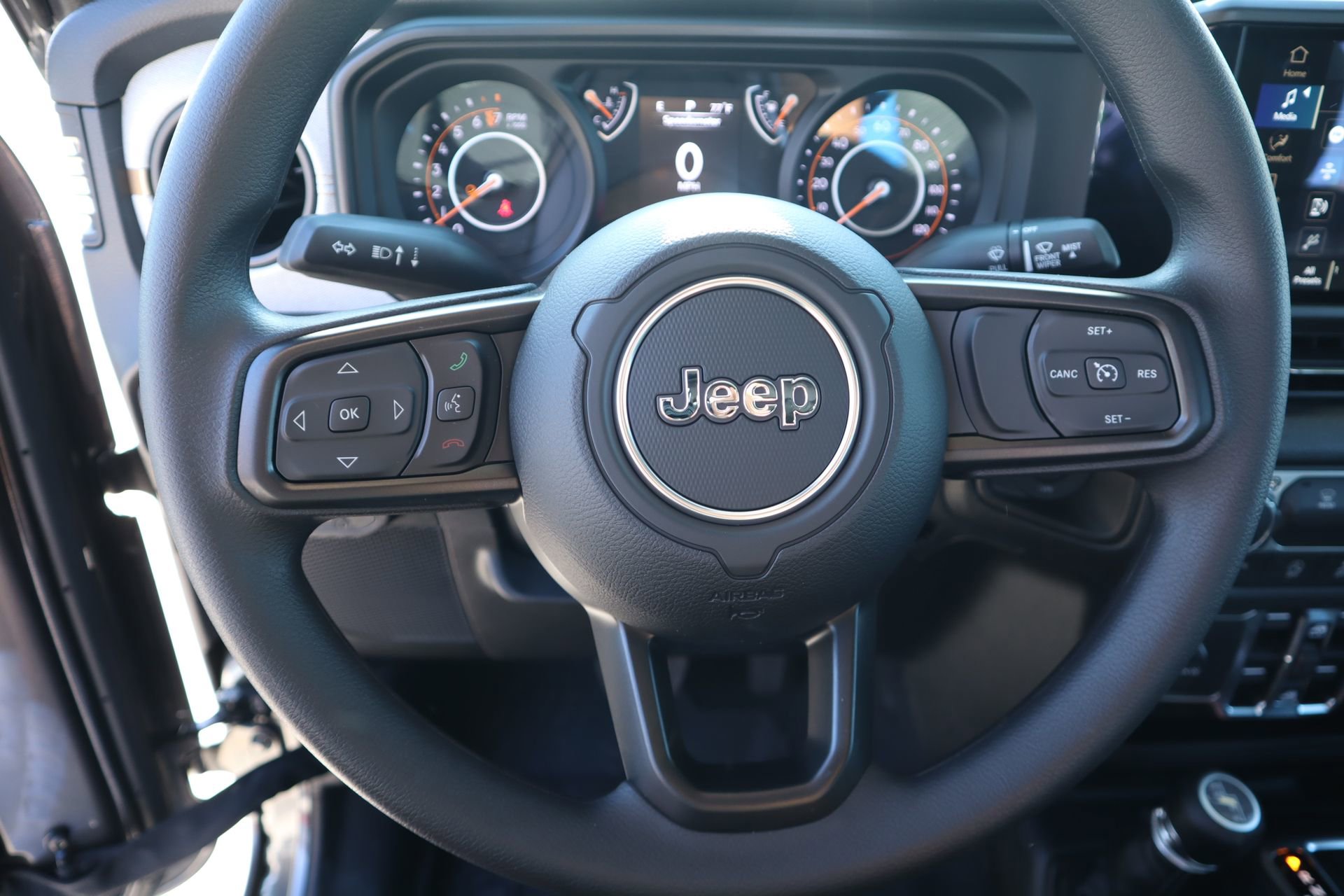 New 2026 Jeep Gladiator Sport AWD/4WD image 3