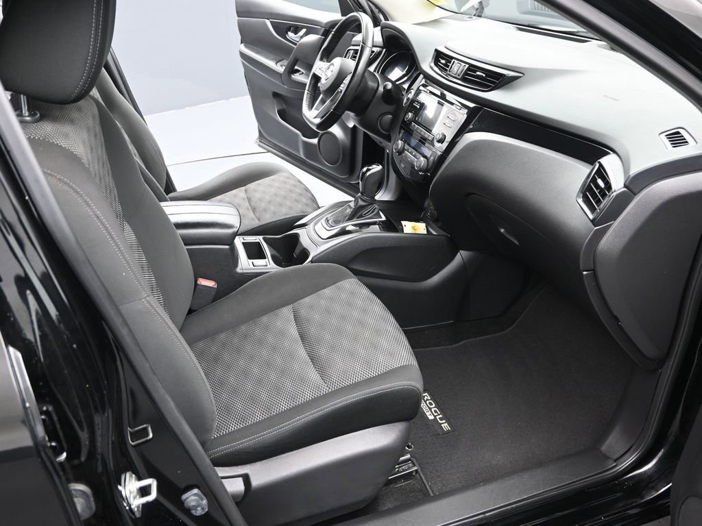 Used 2018 Nissan Rogue Sport SV w/ SV All-Weather Package image 23