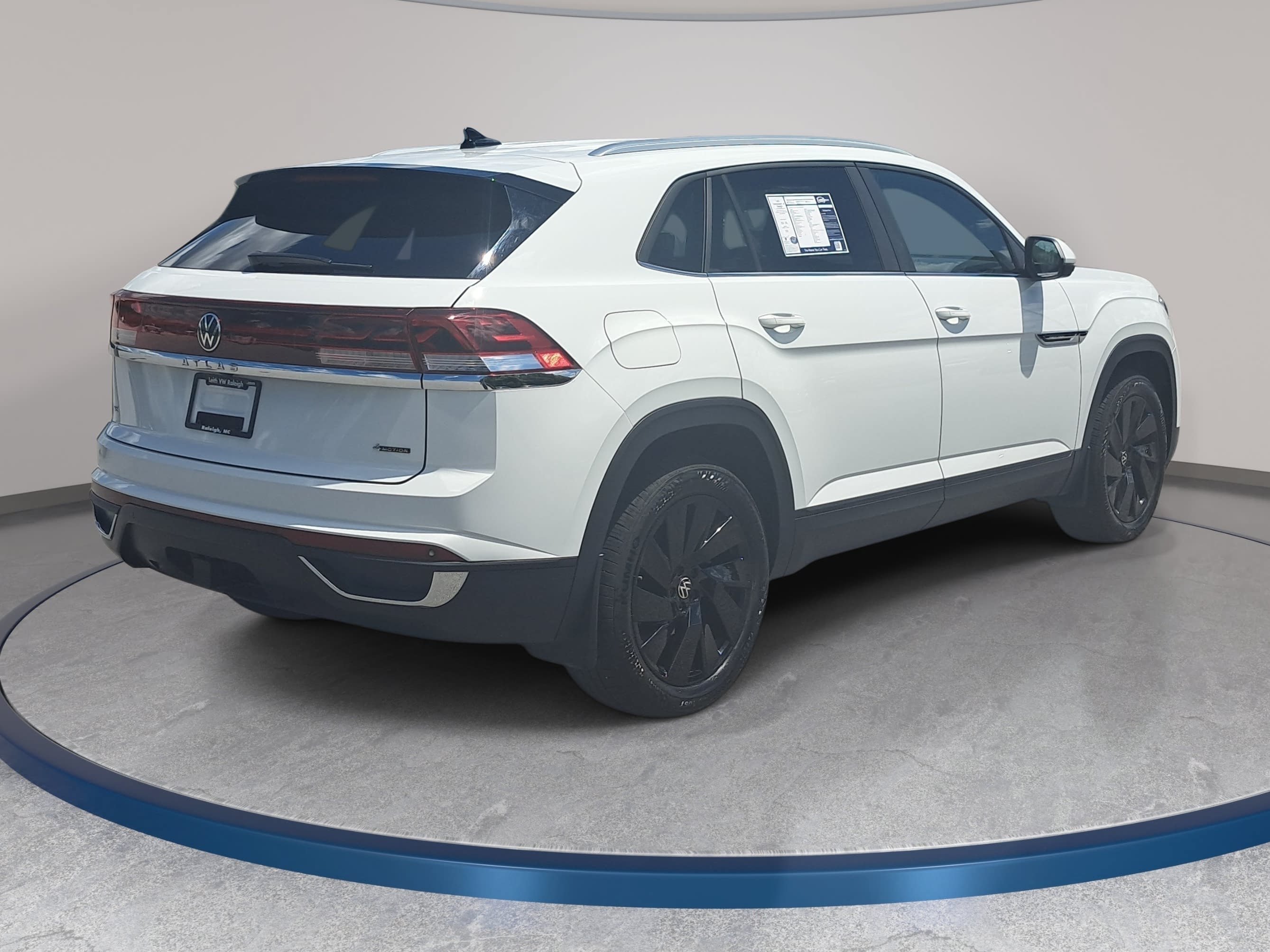 Used 2024 Volkswagen Atlas Cross Sport SE w/ Black Wheel Package AWD/4WD image 5