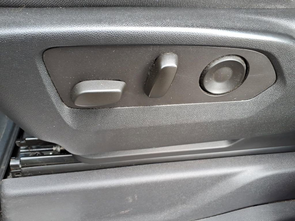 Used 2022 Chevrolet Silverado 1500 LT image 17