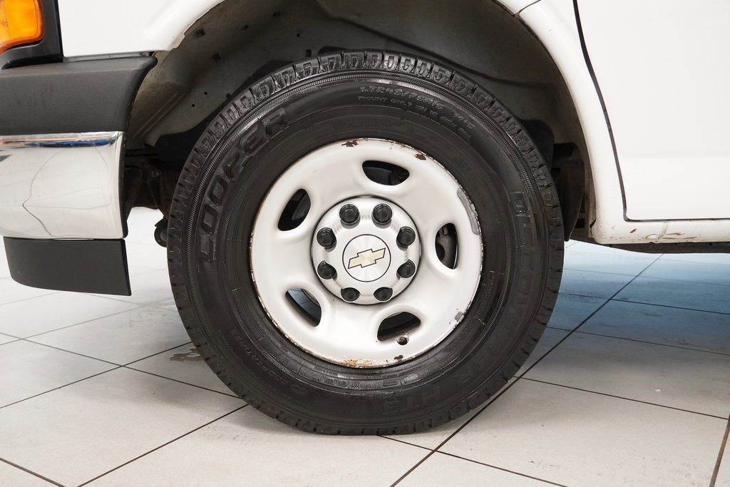 Used 2021 Chevrolet Express 2500 w/ Driver Convenience Package image 17