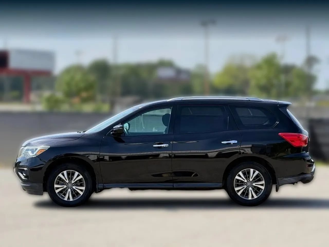Used 2017 Nissan Pathfinder SV FWD image 8