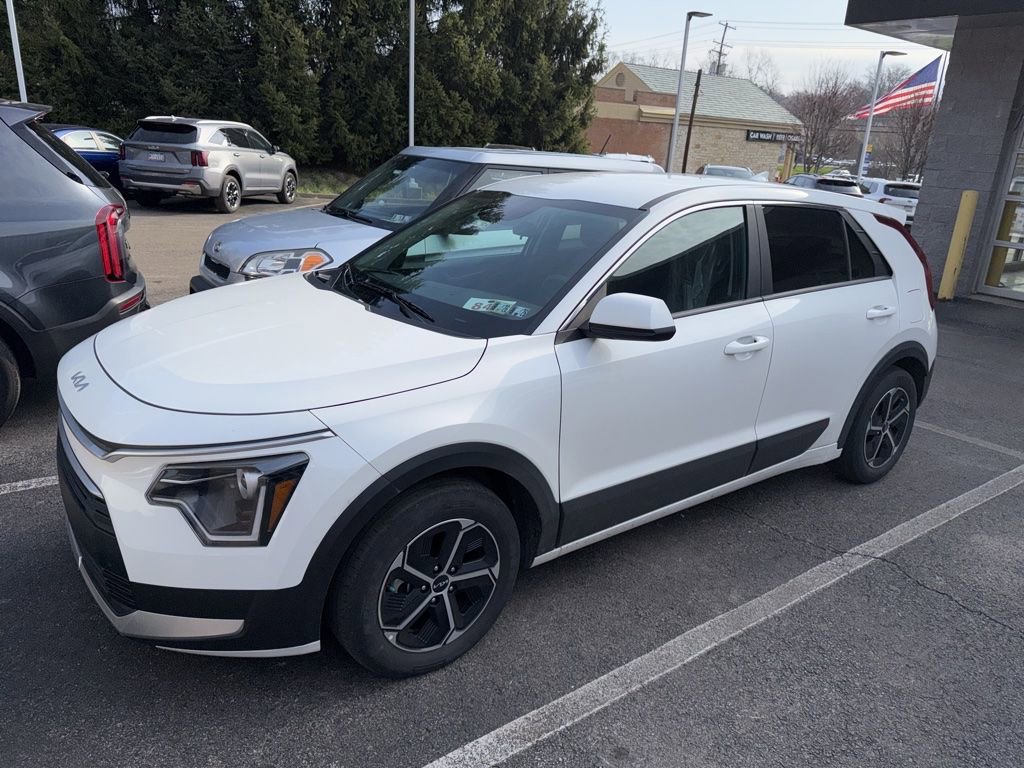 Certified 2024 Kia Niro LX image 24