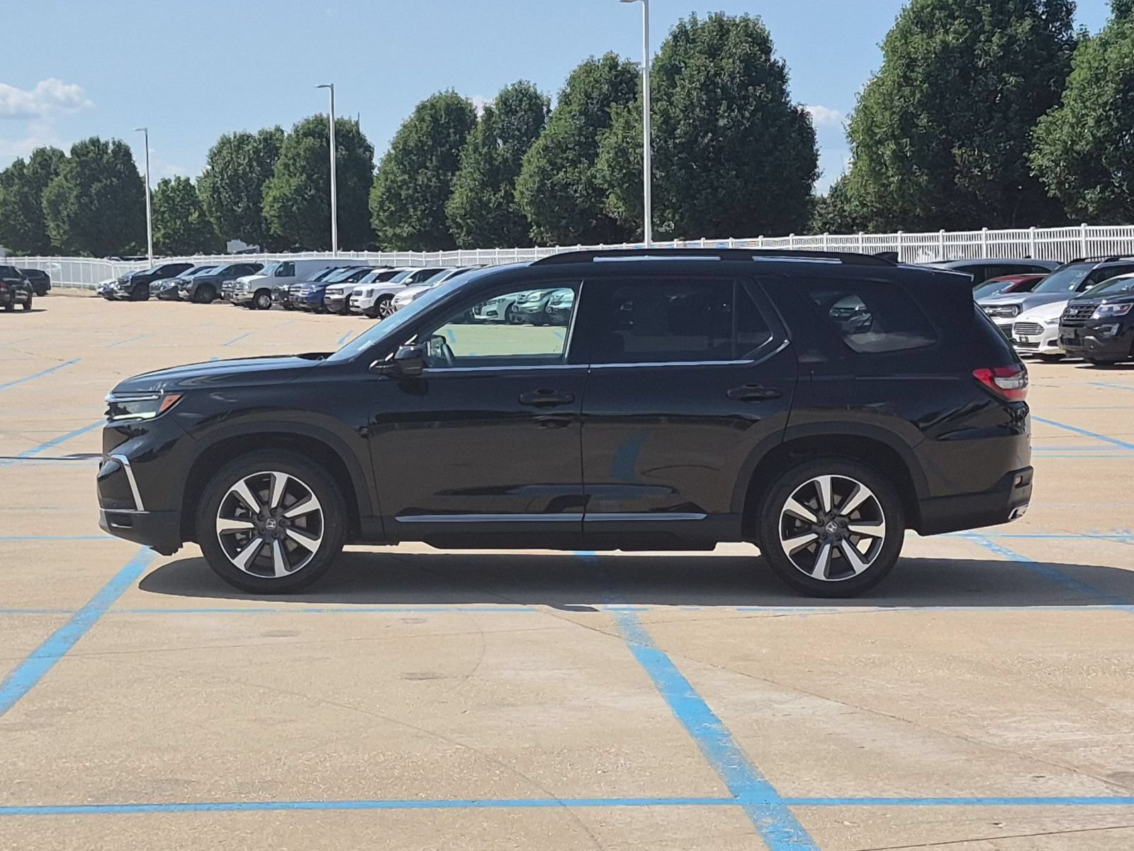 Certified 2025 Honda Pilot Elite image 9