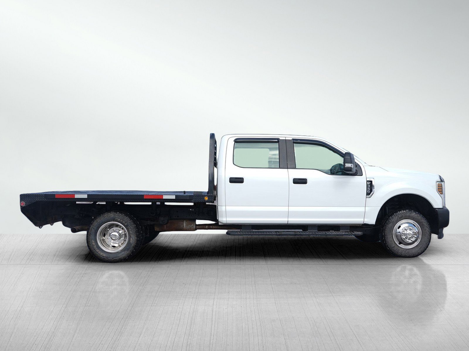 Used 2019 Ford F350 XL w/ Power Equipment Group image 7
