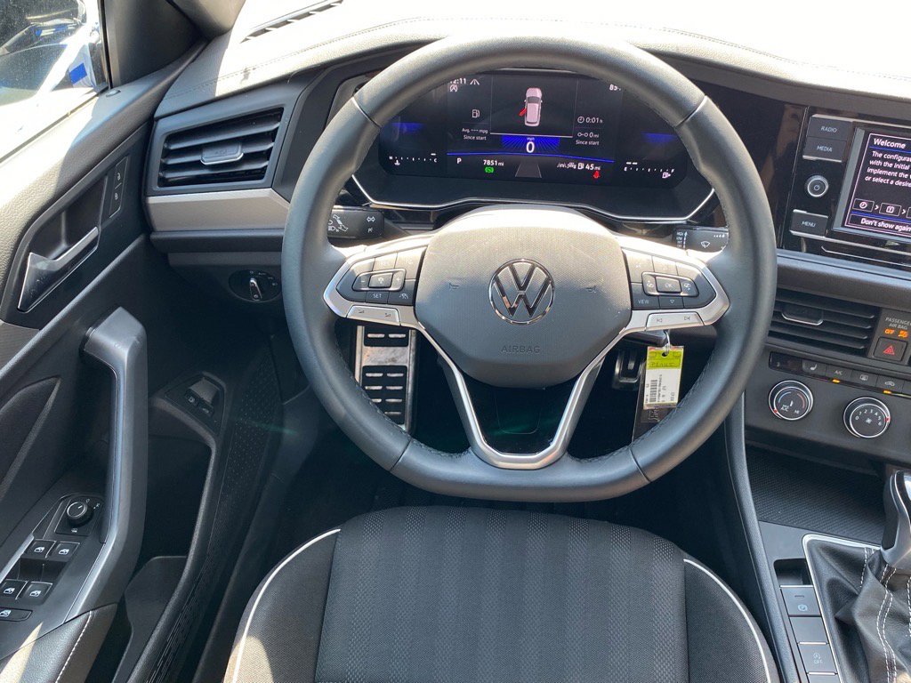Certified 2024 Volkswagen Jetta Sport image 3