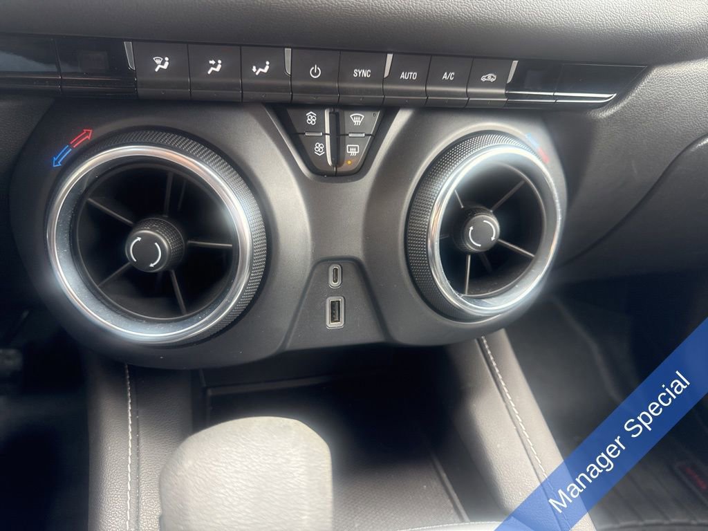 Used 2023 Chevrolet Blazer LT FWD image 16