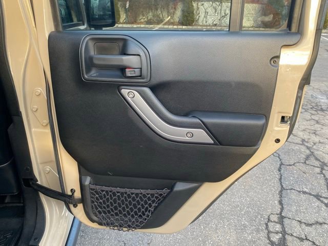 Used 2016 Jeep Wrangler Unlimited Rubicon w/ Dual Top Group image 23