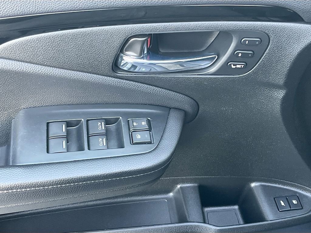 Used 2022 Honda Pilot Touring image 18