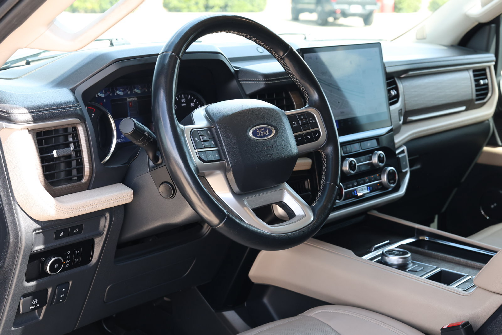 Used 2024 Ford Expedition Limited RWD image 14