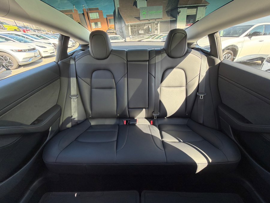 Used 2023 Tesla Model 3 Standard Range image 39