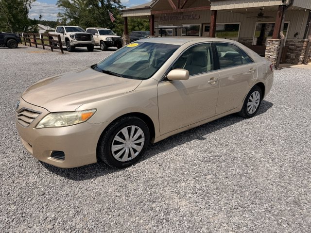 Used 2010 Toyota Camry SE FWD image 1