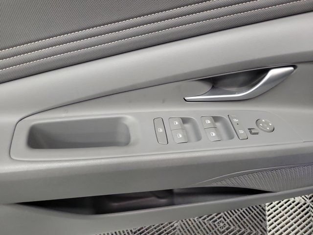 Used 2024 Hyundai Elantra SEL FWD image 22