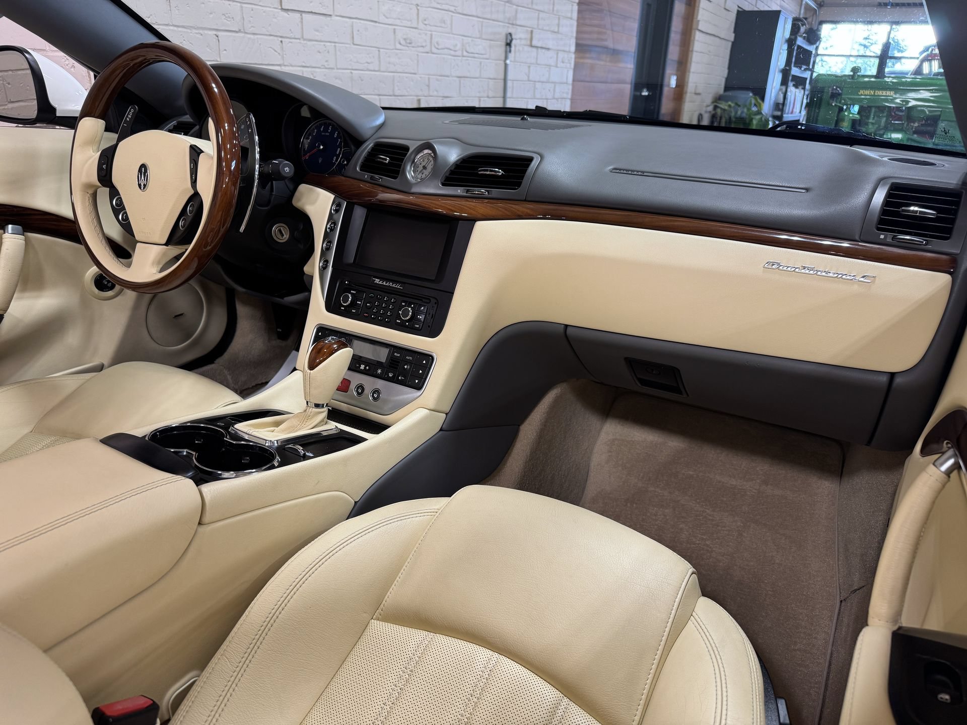 Used 2011 Maserati GranTurismo Convertible RWD image 62