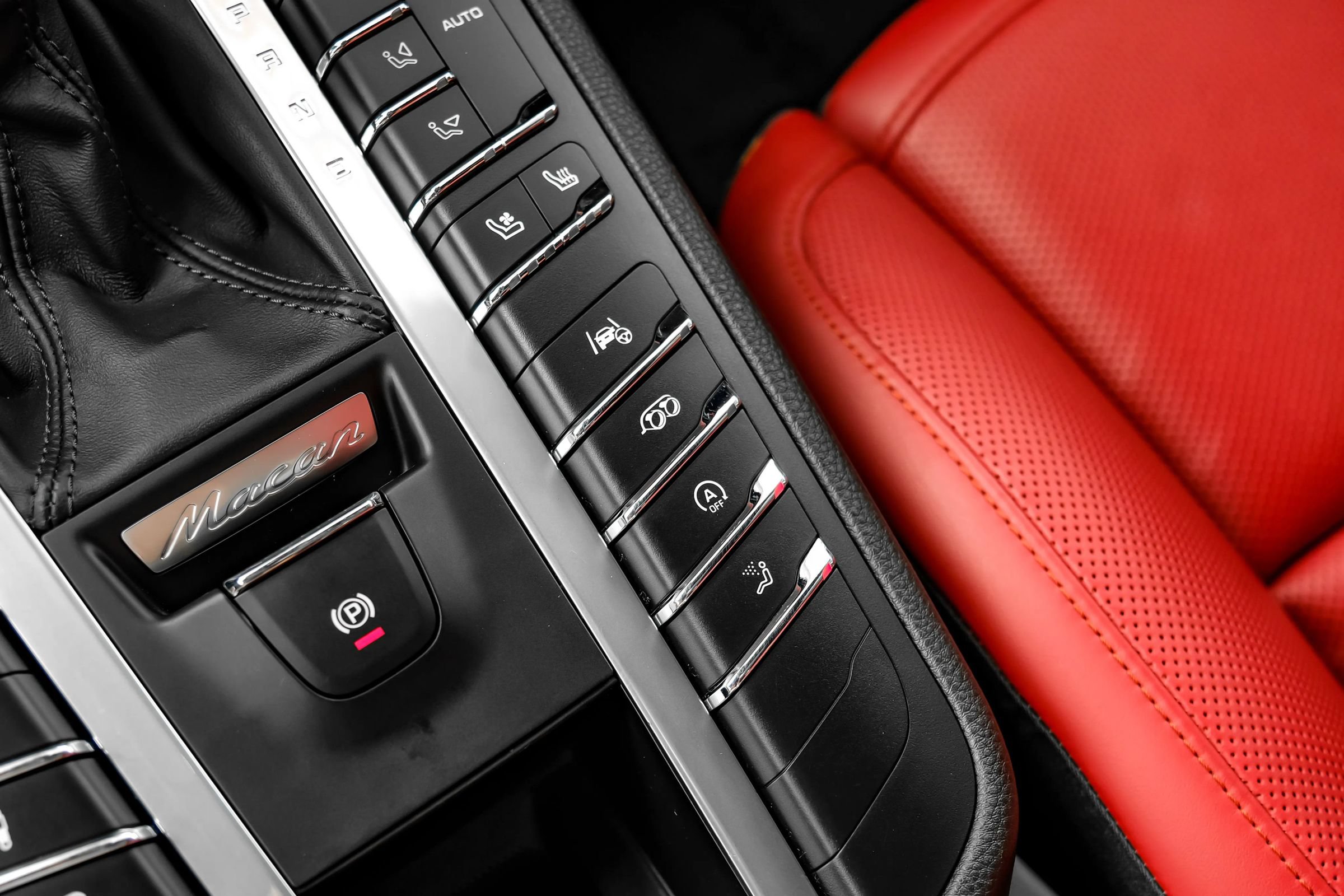 Used 2021 Porsche Macan GTS AWD/4WD image 32