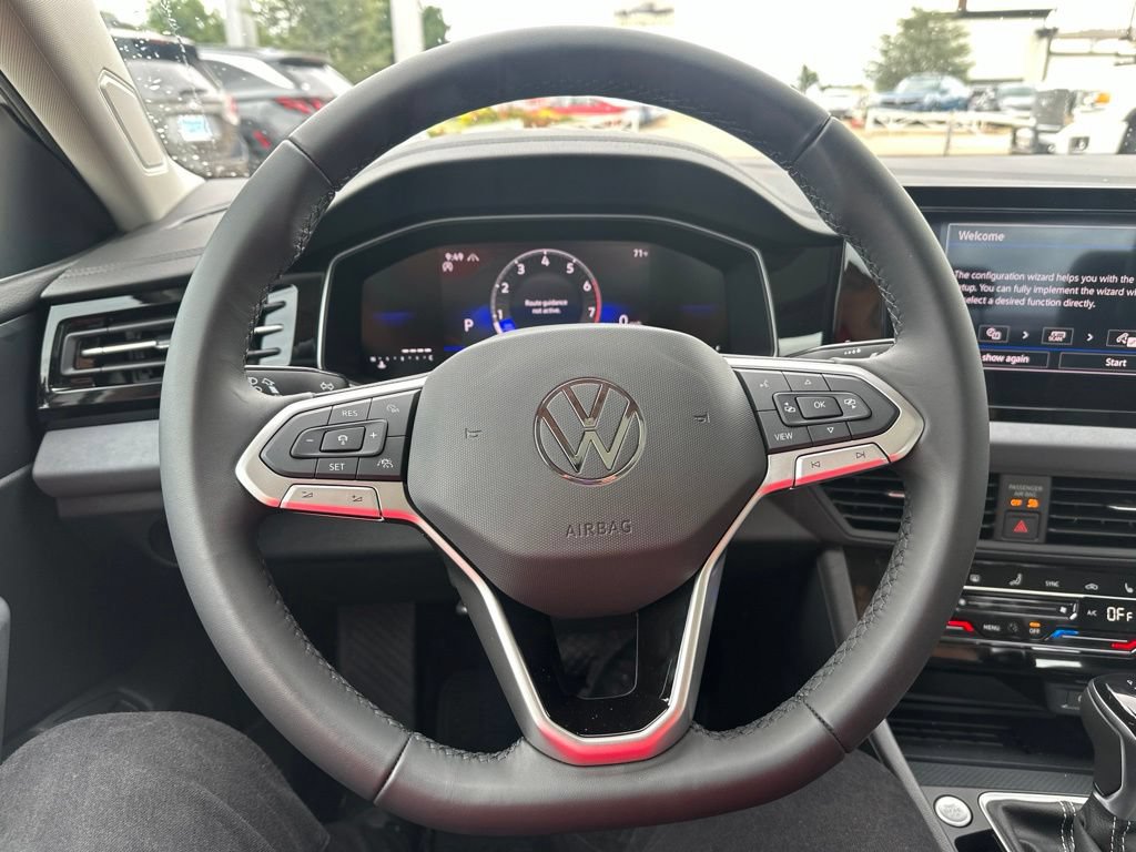 New 2026 Volkswagen Jetta SE FWD image 9