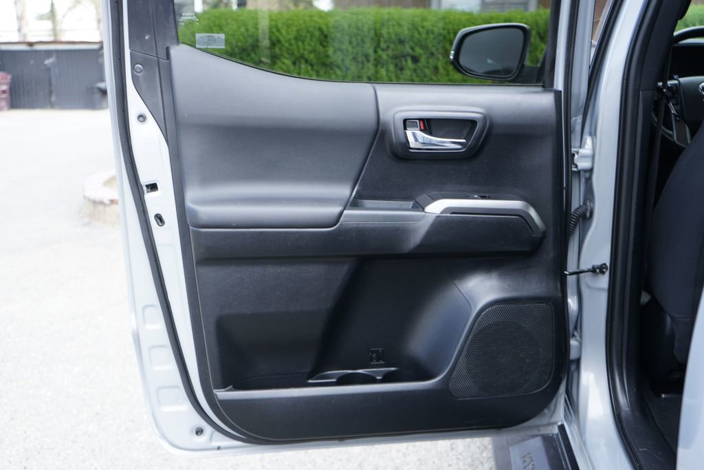 Used 2021 Toyota Tacoma TRD Sport image 32