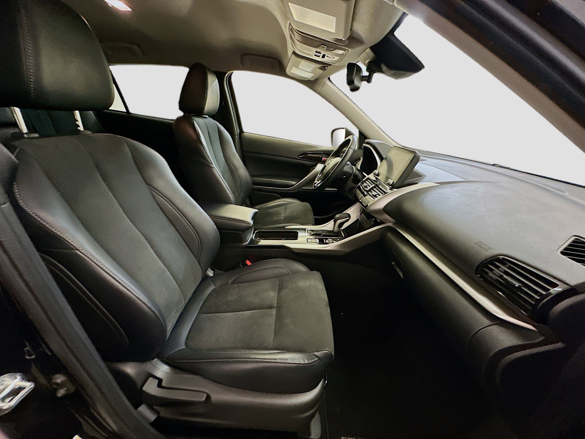 Used 2024 Mitsubishi Eclipse Cross SE image 33