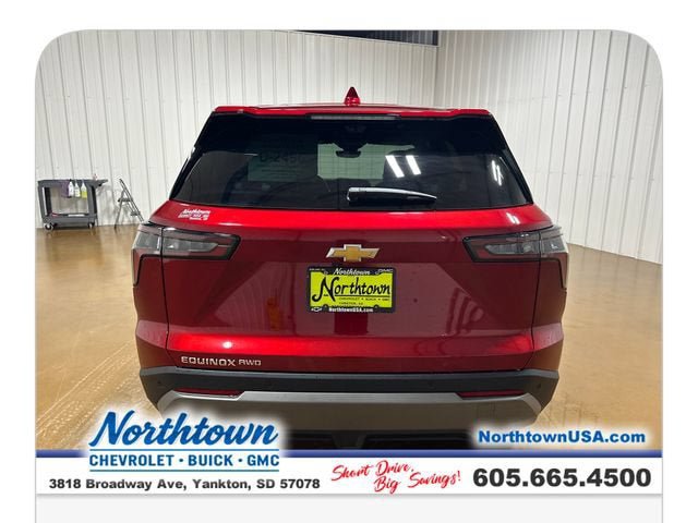 New 2026 Chevrolet Equinox LT w/ Convenience Package II AWD/4WD image 4