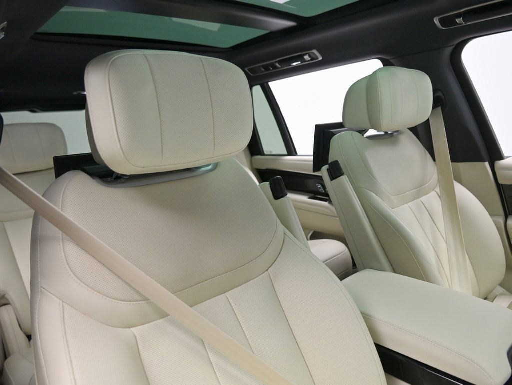 Used 2025 Land Rover Range Rover Long Wheelbase Autobiography image 21