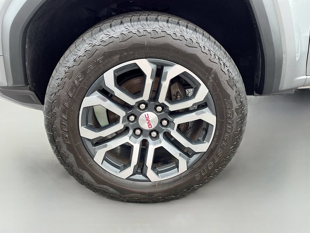 Used 2024 GMC Canyon AT4 w/ Canyon Safety Plus Package AWD/4WD image 32