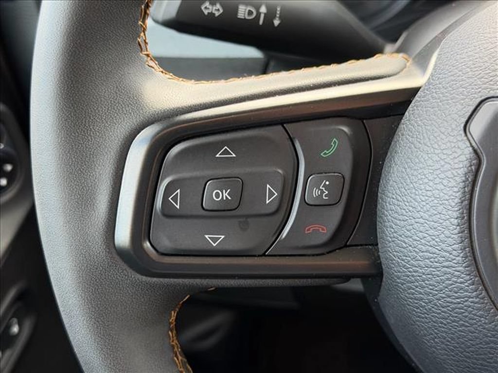 Used 2024 Jeep Wrangler Unlimited AWD/4WD image 23