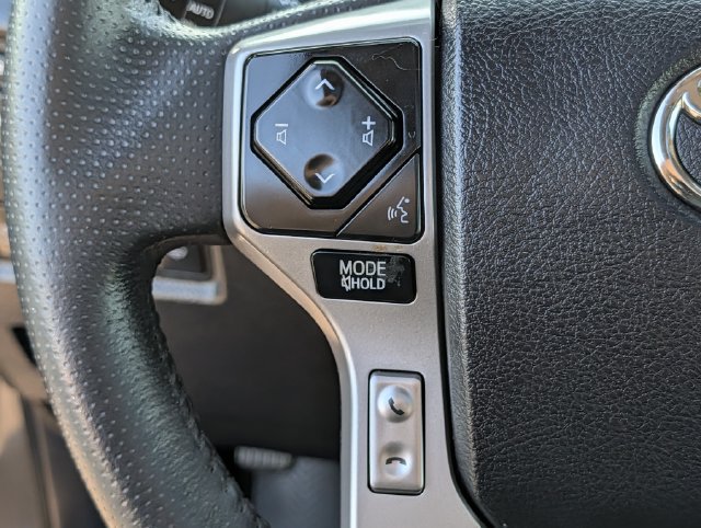Used 2022 Toyota 4Runner Limited AWD/4WD image 23